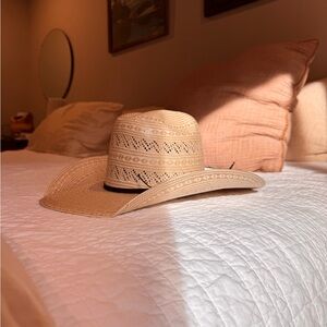 Like New 🎉 Rodeo King straw hat